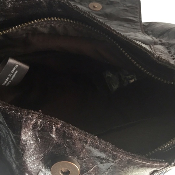 Matt & Nat Distressed Vegan Leather Purse. - Picture 2 of 6